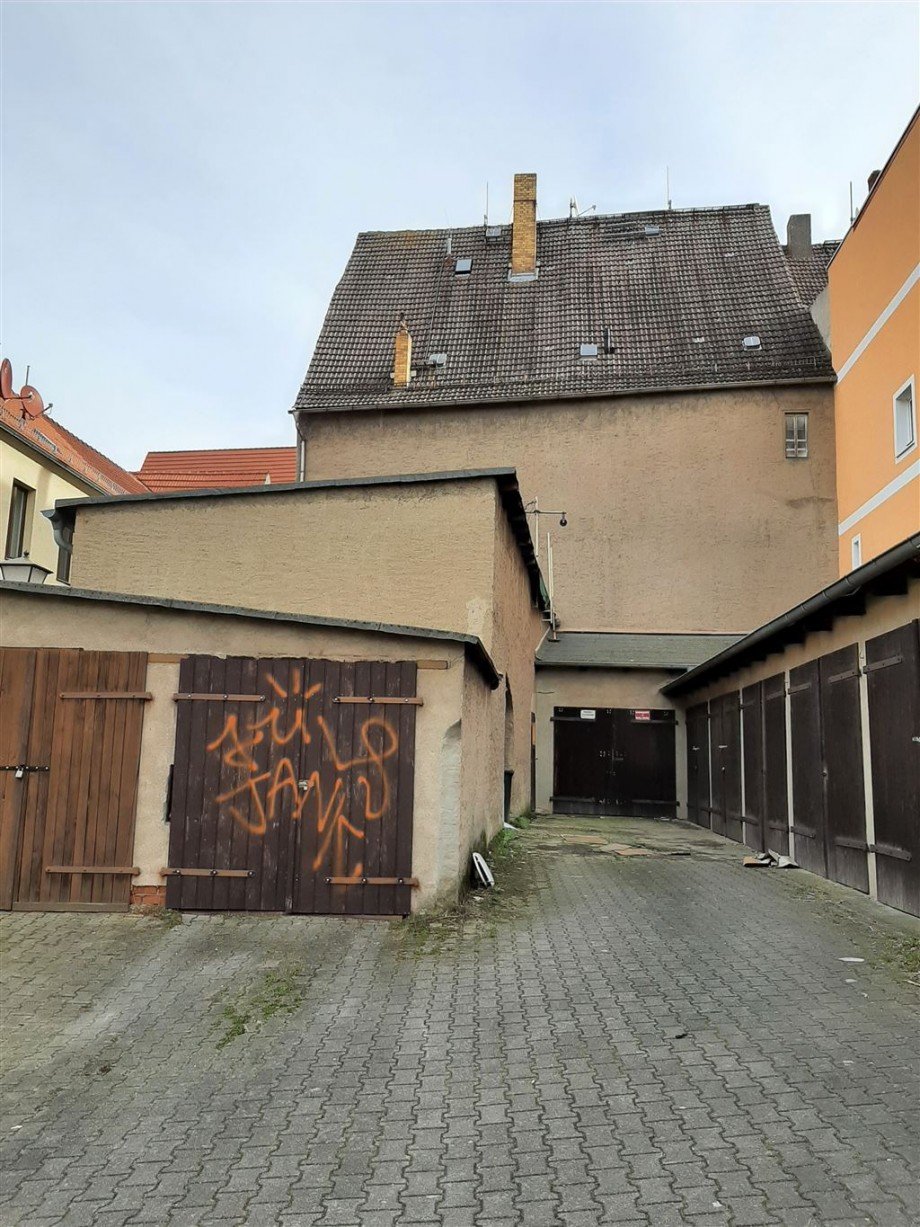 Rückansicht Garagen Mehrfamilienhaus Torgau