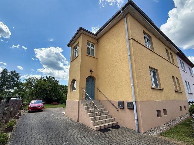 Außen schräg Zweifamilienhaus Bad Schmiedeberg