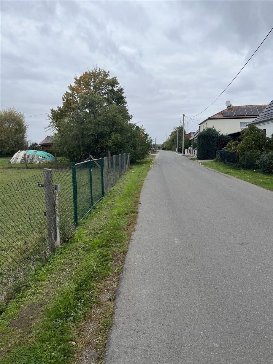 Straße vor dem Grundstück (südliche Richtung) Wohngrundstück Nichtewitz