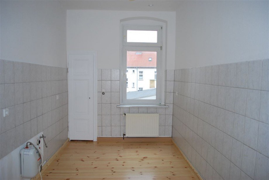 Küche mit aufgearbeiteten Dielen Mehrfamilienhaus Torgau