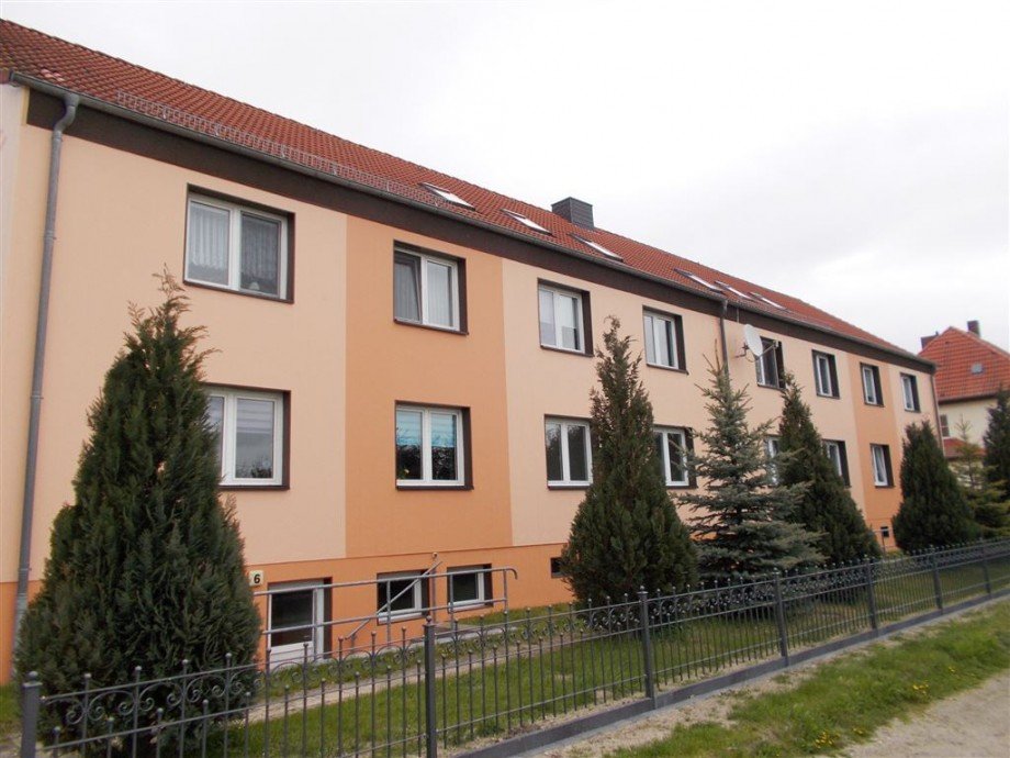 Vorderansicht Mehrfamilienhaus Elsnig OT Vogelgesang