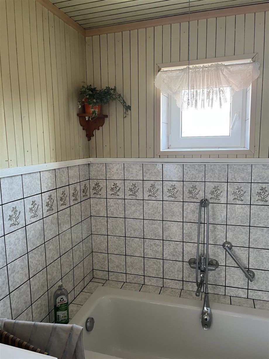 Badezimmer EG Einfamilienhaus Neiden